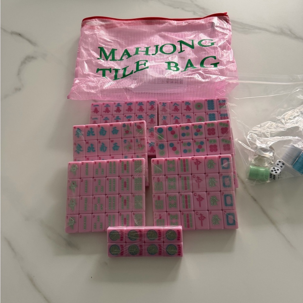 Pink Mahjong Tile Set - Picture 2 of 7